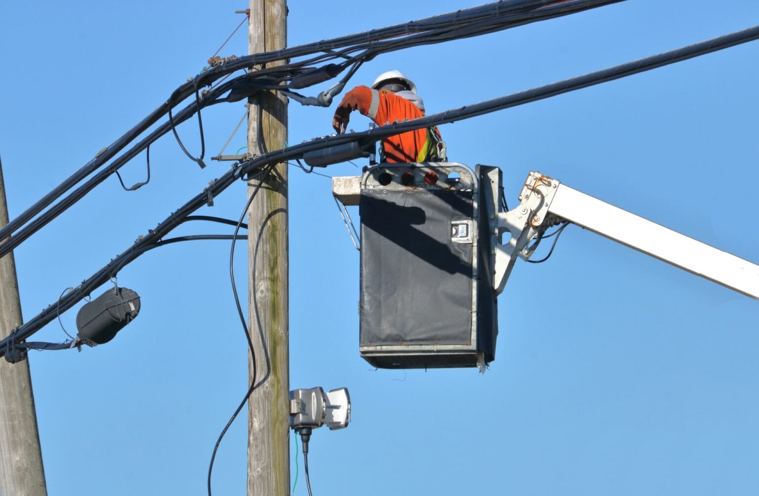 CDL Training for Linemen - Do You Need a CDL to be a Lineman